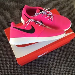 Pink Nike Rosherun